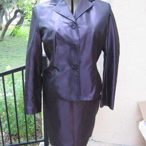 ANN TAYLOR PETITES DARK PURPLE SILK SUIT SIZE 6 JACKET AND SKIRT
